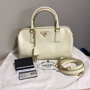PRADA "Bauletto" bag in Saffiano Vernice leather🌹